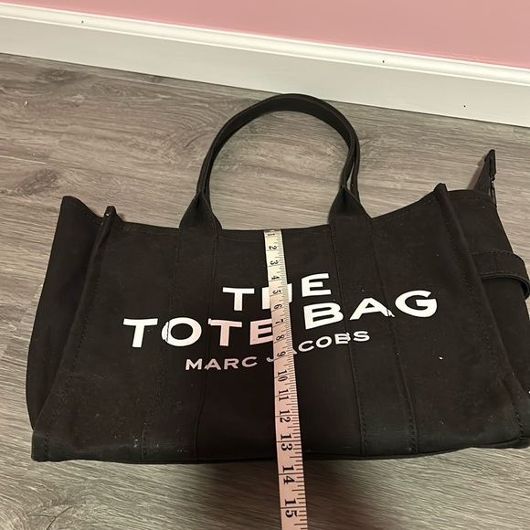 Marc Jacobs The Tote Bag Large Size - Picture 9 of 12